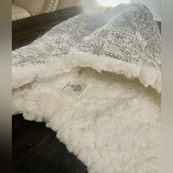 DKNY Heather Grey with Pretty Pink Pom Pom Knit Fleece Lined Hat & Gloves set⛄️ - Picture 2 of 8